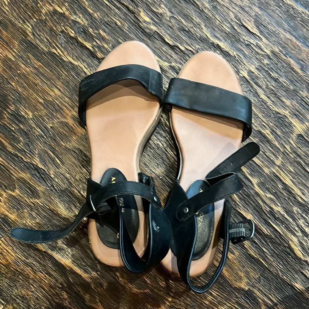 Short Casual Black Heels 7.5W
